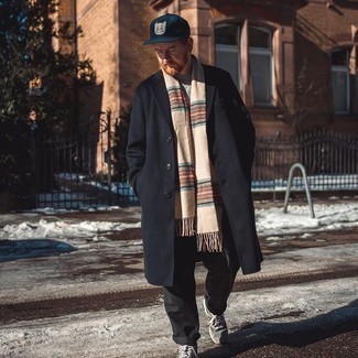 С чем носить оливковые кроссовки мужчине