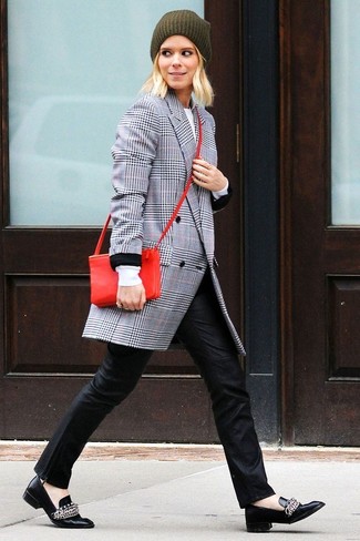 С чем носить оливковую шапку женщине