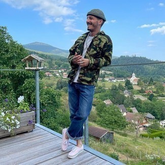 С чем носить оливковую шапку мужчине