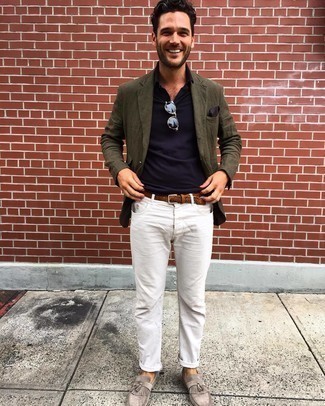Какие футболки-поло носить с оливковым пиджаком мужчине