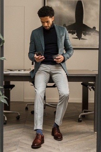 Какие водолазки носить с оливковым пиджаком мужчине