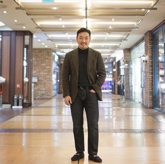 Какие водолазки носить с оливковым пиджаком мужчине