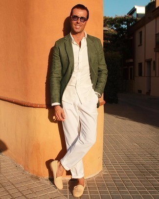 Как носить оливковый пиджак с белыми брюками чинос