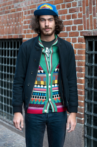 Какие кардиганы носить с оливковым бомбером мужчине