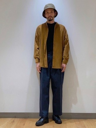 С чем носить оливковую панаму мужчине