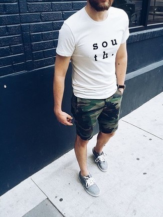 С чем носить оливковые шорты с камуфляжным принтом мужчине