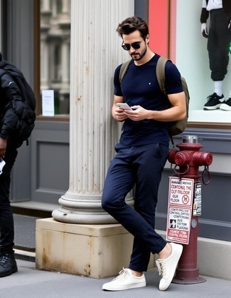 С чем носить оливковый рюкзак из плотной ткани мужчине