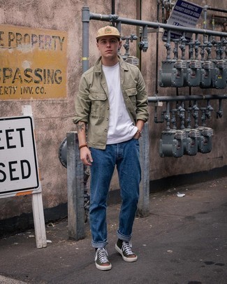 С чем носить оливковые высокие кеды из плотной ткани мужчине