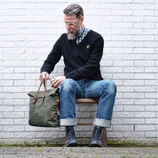 С чем носить оливковую большую сумку из плотной ткани мужчине