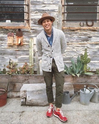 Какие кардиганы носить с оливковыми брюками карго