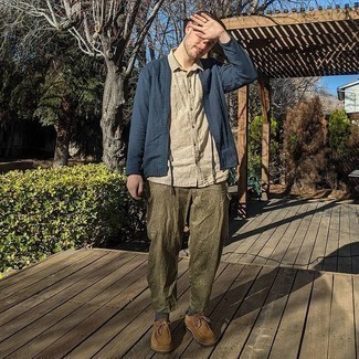 Какие открытые кардиганы носить с оливковыми брюками карго