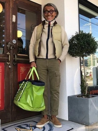 Какие слипоны носить с оливковыми брюками карго