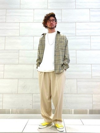 С чем носить оливковую рубашку с длинным рукавом в клетку мужчине