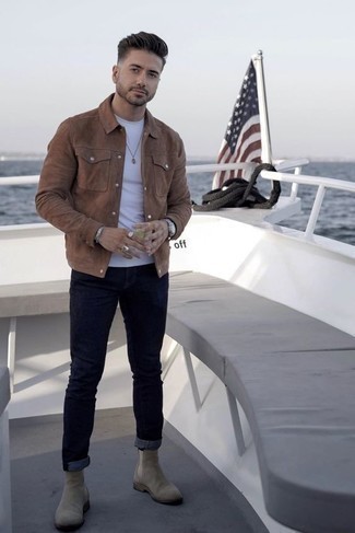 Какие куртки-рубашки носить с оливковыми ботинками челси мужчине