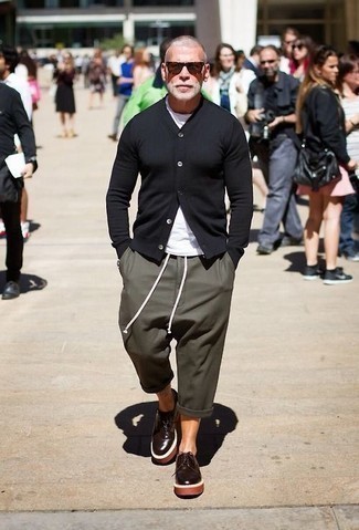 Какие кардиганы носить с оливковыми брюками чинос