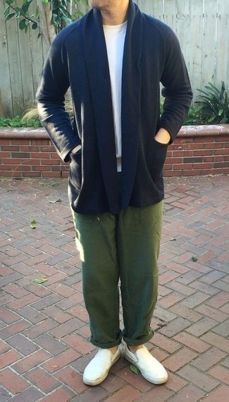 Какие кардиганы носить с оливковыми брюками чинос
