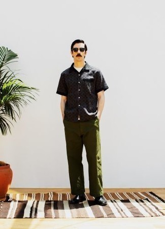 Какие туфли дерби носить с оливковыми брюками чинос