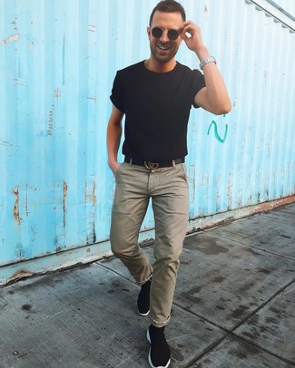 Какие высокие кеды носить с оливковыми брюками чинос