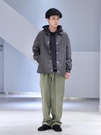 Какой худи носить с оливковыми брюками чинос