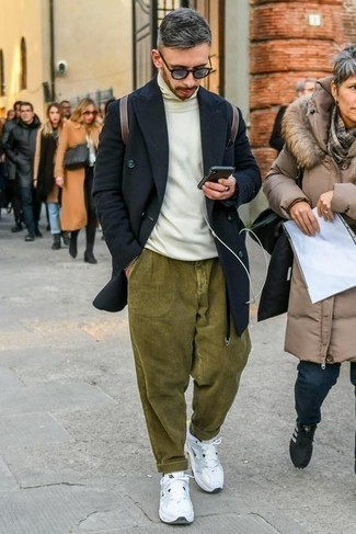 С чем носить оливковые вельветовые брюки чинос