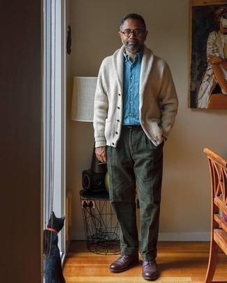 С чем носить оливковые вельветовые брюки мужчине