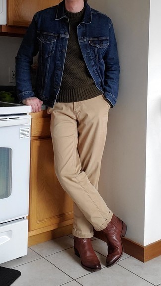 С чем носить оливковый свитер с круглым вырезом мужчине