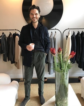 Какие куртки-рубашки носить с оливковыми ботинками дезертами