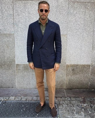 С чем носить оливковую классическую рубашку мужчине