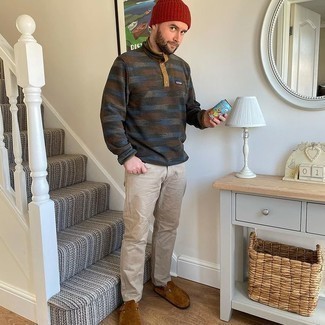 С чем носить оливковый флисовый свитер с воротником на пуговицах