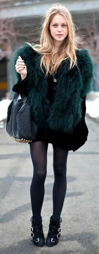 С чем носить оливковую короткую шубу
