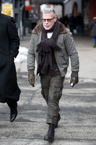 С чем носить оливковые перчатки мужчине