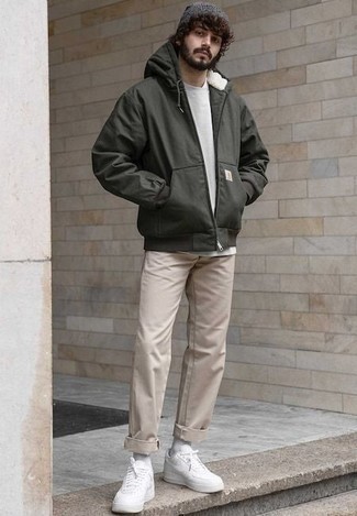 Какие брюки чинос носить с оливковым худи