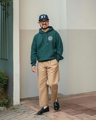 Какие брюки чинос носить с оливковым худи