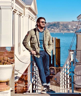 Какие джинсы носить с оливковым худи мужчине