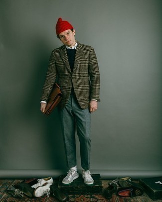 С чем носить оливковый шерстяной пиджак с узором "гусиные лапки" мужчине