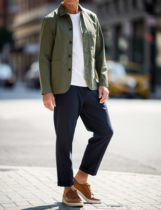 С чем носить оливковую куртку мужчине