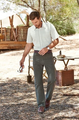 Какие повседневные ботинки носить с оливковыми джинсами мужчине