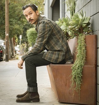 Какие ботинки челси носить с оливковыми джинсами мужчине