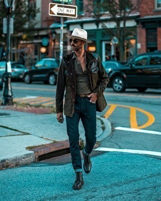 Какие футболки-поло носить с оливковыми джинсами мужчине