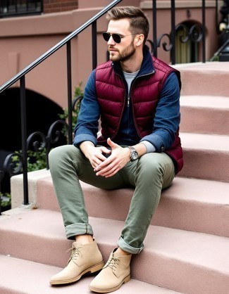 Какие свитшоты носить с оливковыми джинсами мужчине