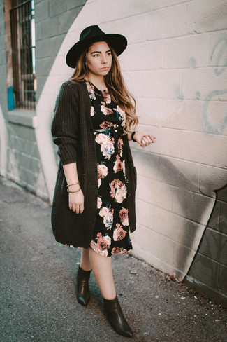 С чем носить оливковый вязаный открытый кардиган женщине