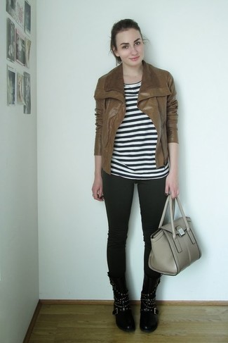 С чем носить оливковые леггинсы