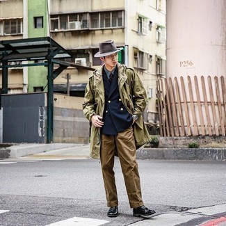 С чем носить оливковую легкую куртку мужчине
