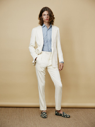 Какие костюмы носить с оливковыми лоферами