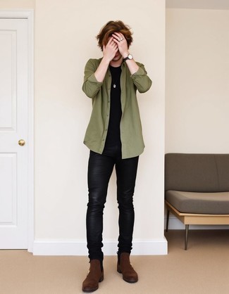 С чем носить оливковую рубашку с длинным рукавом мужчине