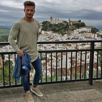 С чем носить оливковую футболку с длинным рукавом мужчине