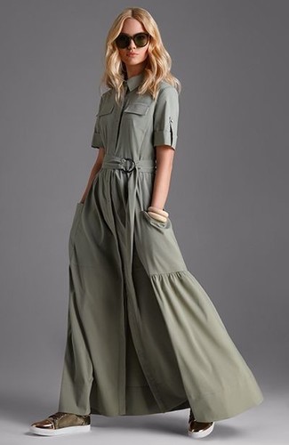 С чем носить оливковые низкие кеды женщине