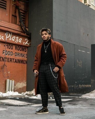 С чем носить оливковые низкие кеды мужчине