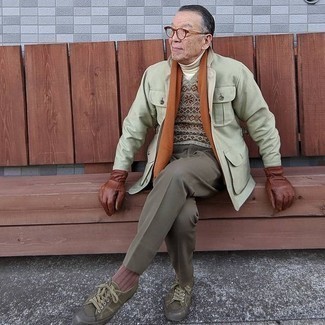 Какие куртки-рубашки носить с оливковыми низкими кедами мужчине