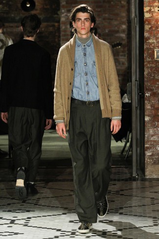 Какие водолазки носить с оливковыми низкими кедами мужчине